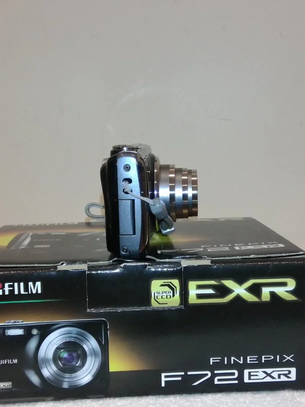 Fujifilm Digital Camera FinePix F72 EXR 10.0MP Black TESTED WORKING!